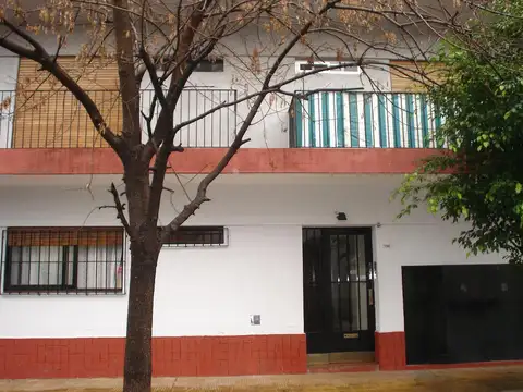 Departamento 1 ambiente cómodo. Cocina separada. Olivos.