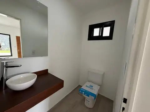 Casa en Venta en Pilar del Este - Santa Elena, USD 162.000