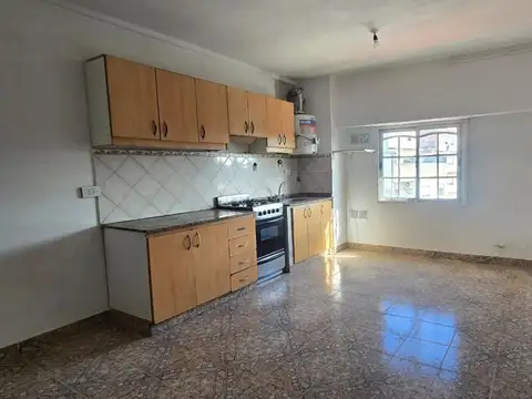 Departamento en Alquiler en Lomas del Mirador, $ 650.000