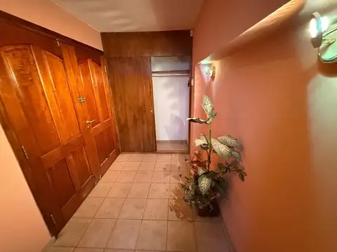 Casa 10 ambientes con 4 baños