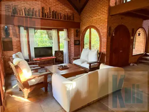 Casa en Alquiler en Carilo, USD 1.400