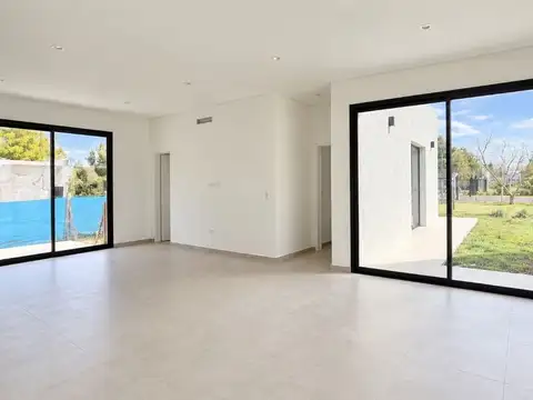 Casa en Venta en Pilar del Este - Santa Lucia, USD 220.000