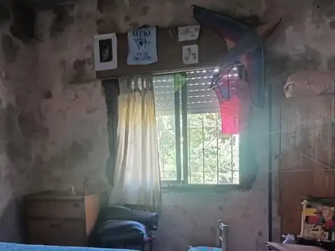 Casa 3 ambientes con 1 baño
