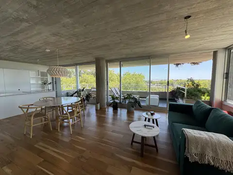 Departamento 3 dormitorios con terraza verde - Río Arriba