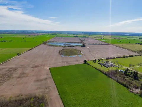 Campo en Pueblo Candioti