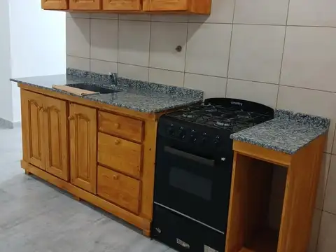 Depto Tipo Casa en Alquiler en Moron, $ 750.000