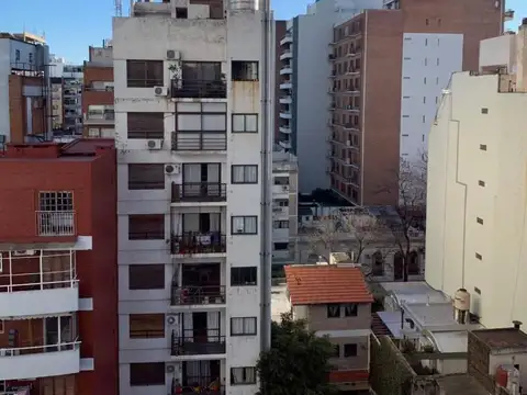 3 Ambientes - Contrafrente/lateral - Reciclado - Muy Luminoso - en Torre