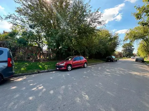 Casa en Venta con 4 cocheras