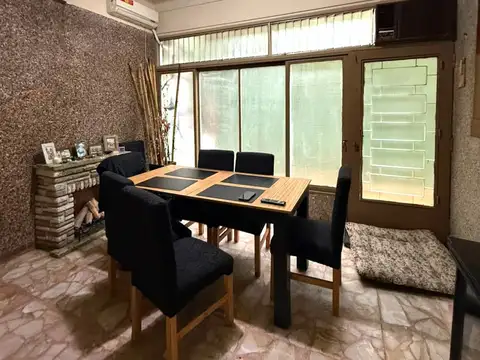 Casa 5 ambientes con 2 baños