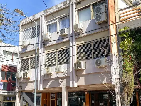 VENTA MONOAMBIENTE CENTRICO SEGUNDO PISO AL FRENTE
