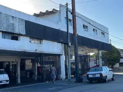 ESTACIONAMIENTO LAVADERO AUTOS- LOCAL  San Juan y Río Negro