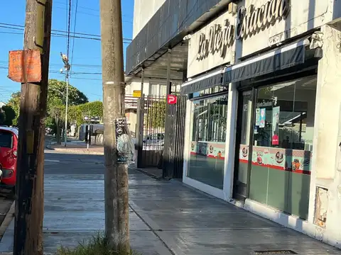 ESTACIONAMIENTO LAVADERO AUTOS- LOCAL  San Juan y Río Negro