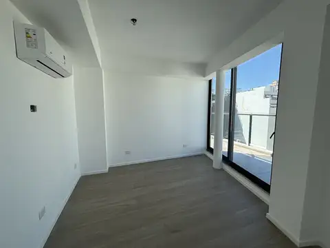 José A. Cabrera 3400, Piso 8
