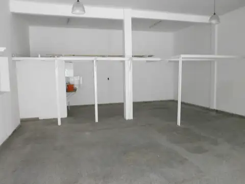 Local en Venta Via Púb.