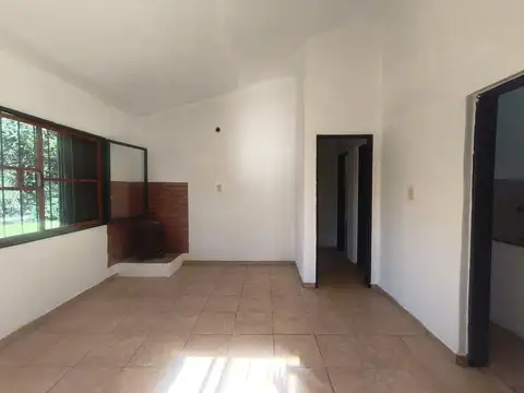 Casa 4 ambientes con 1 baño