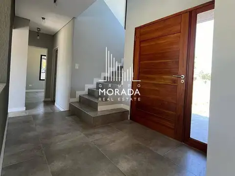 Casa 5 ambientes con 3 baños