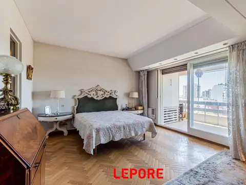 ÚNICO PISO DE 5 AMBIENTES CON COCHERA FIJA y BALCONES ATERRAZADOS 