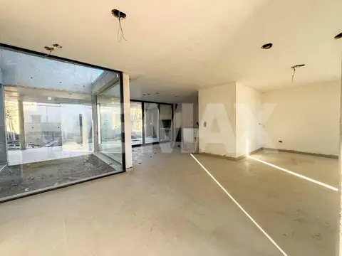 VENTA CASA 3 DORMITORIOS, BARRIO CONFLUENCIA