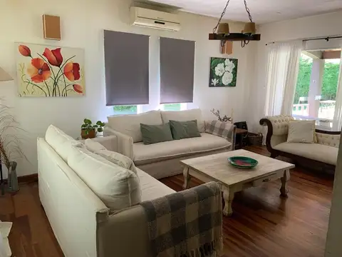 Casa 4 ambientes con 3 baños