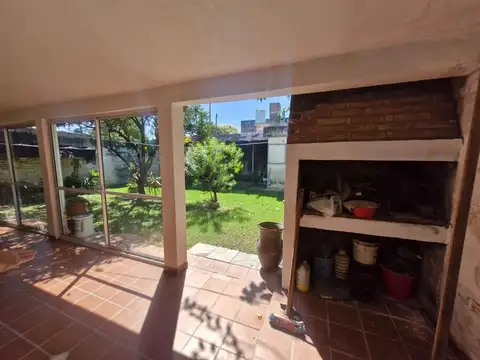 Casa en Venta con 3 cocheras