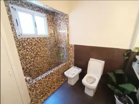 Depto Tipo Casa en Venta de 5 ambientes