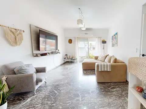 VENTA PH 4 AMBIENTES CON PATIO Y TERRAZA EN LOMAS DEL MIRADOR