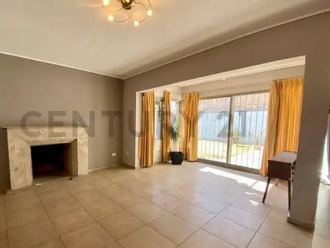 Casa en Alquiler 25 años