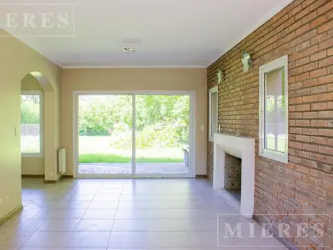 Casa 5 ambientes con 2 baños