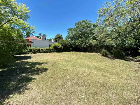 Venta de lote en esquina en el centro de Hudson!