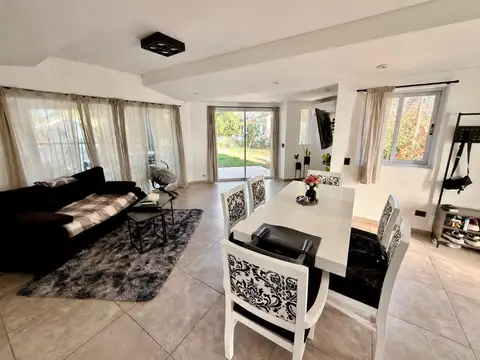 Casa - Venta - Argentina, Esteban Echeverría - Escribano Vazquez 3550