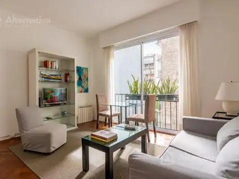 Montevideo al 1900 entre Av Del Libertador y Posadas