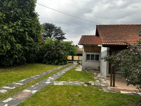 Casa 5 ambientes con 2 baños