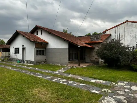 CASA 5 AMBIENTES - LOTE 760  m2- A MODERNIZAR