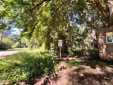 Inmueble con mejoras en Club de Campo El Moro 