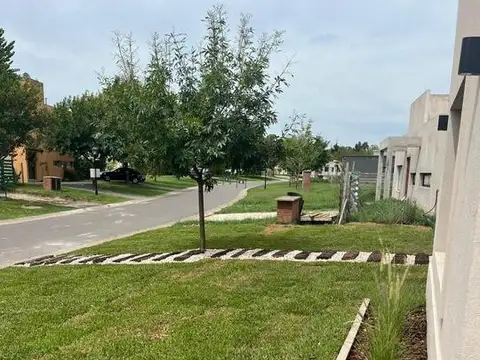 Casa en Alquiler en Countries y Barrios Cerrados en Escobar, USD 1.100