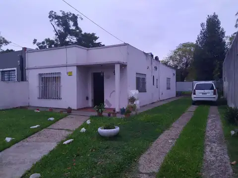 Casa sobre hermoso lote de terreno  RETASADA 