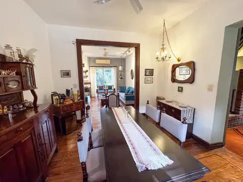 Casa en Venta con 2 cocheras