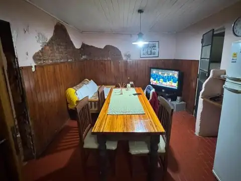 Casa 3 ambientes con 1 baño