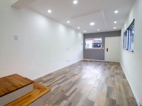Depto Tipo Casa en Venta de 3 ambientes