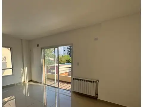 Departamento en VENTA con cochera - Caseros Centro