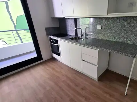 QUEEN Defensa al 1600 piso 4