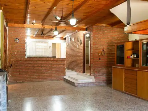 CASA 5 AMBIENTES VENTA PALOMAR