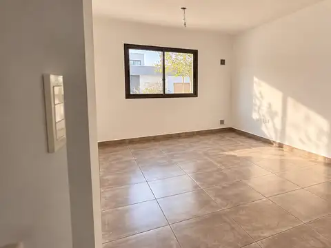 Casa 5 ambientes con 1 baño