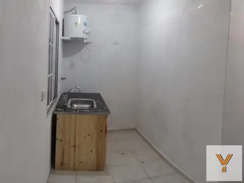 Casa 3 ambientes con 1 baño