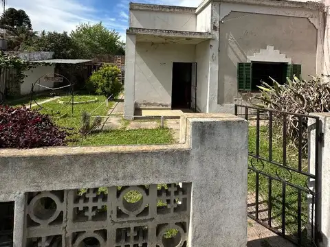 CASA EN JÁUREGUI AMPLIA Y LUMINOSA APTA CREDITO