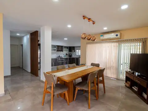 Casa 4 ambientes con 3 baños
