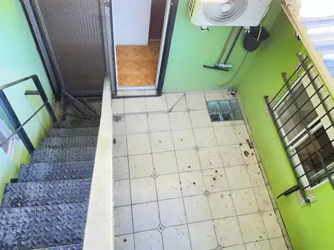 Depto Tipo Casa 5 ambientes con 2 baños