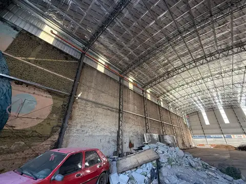 ESPECTACULAR GALPÓN A ESTRENAR CON  VISTA AL RÍO