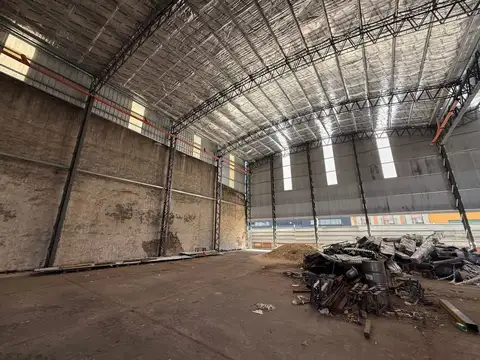 ESPECTACULAR GALPÓN A ESTRENAR CON  VISTA AL RÍO