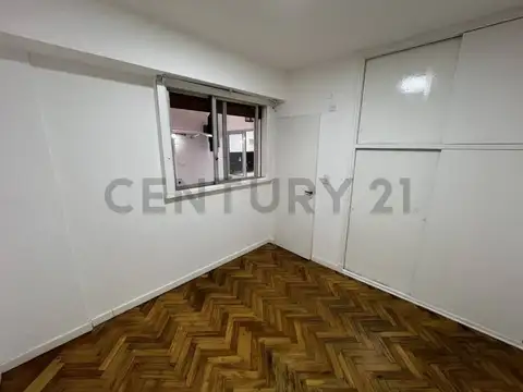 Departamento en Venta en Villa del Parque, USD 75.000
